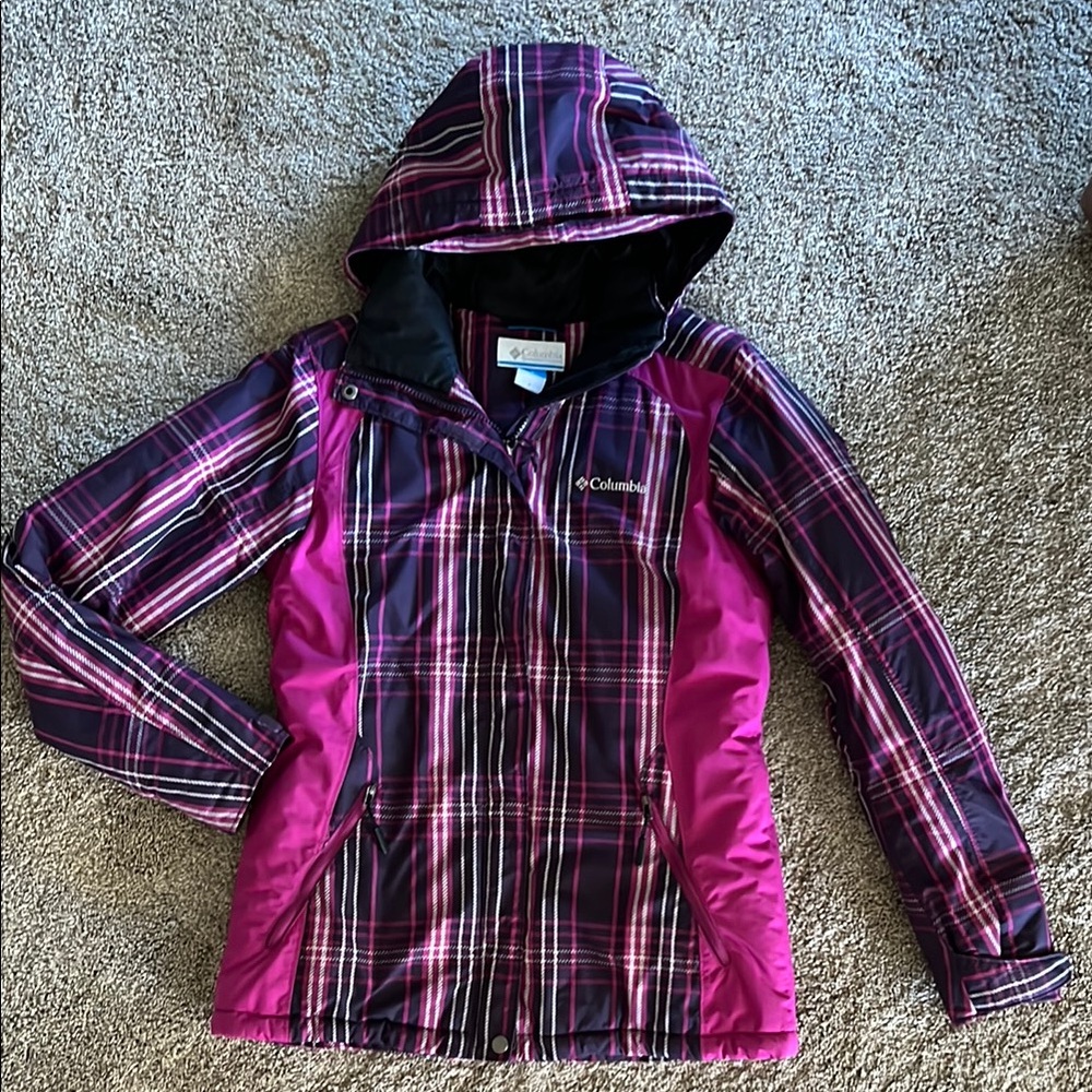 Columbia winter jacket w/detachable hood